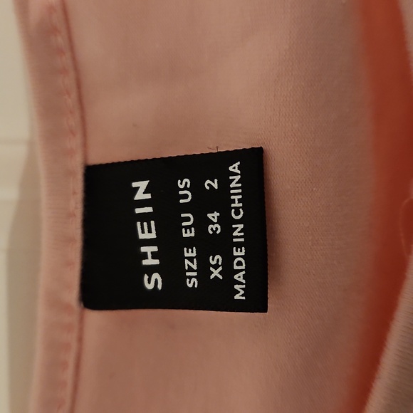 SHEIN PINK TOP - Picture 2 of 4